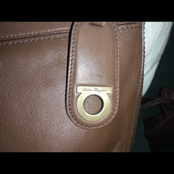 Salvatore Ferragamo shoulder bag - Picture 4 of 6